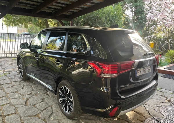 Mitsubishi Outlander cena 79900 przebieg: 175424, rok produkcji 2015 z Wrocław małe 46